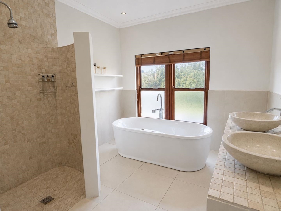 To Let 4 Bedroom Property for Rent in Klein Zevenwacht Western Cape